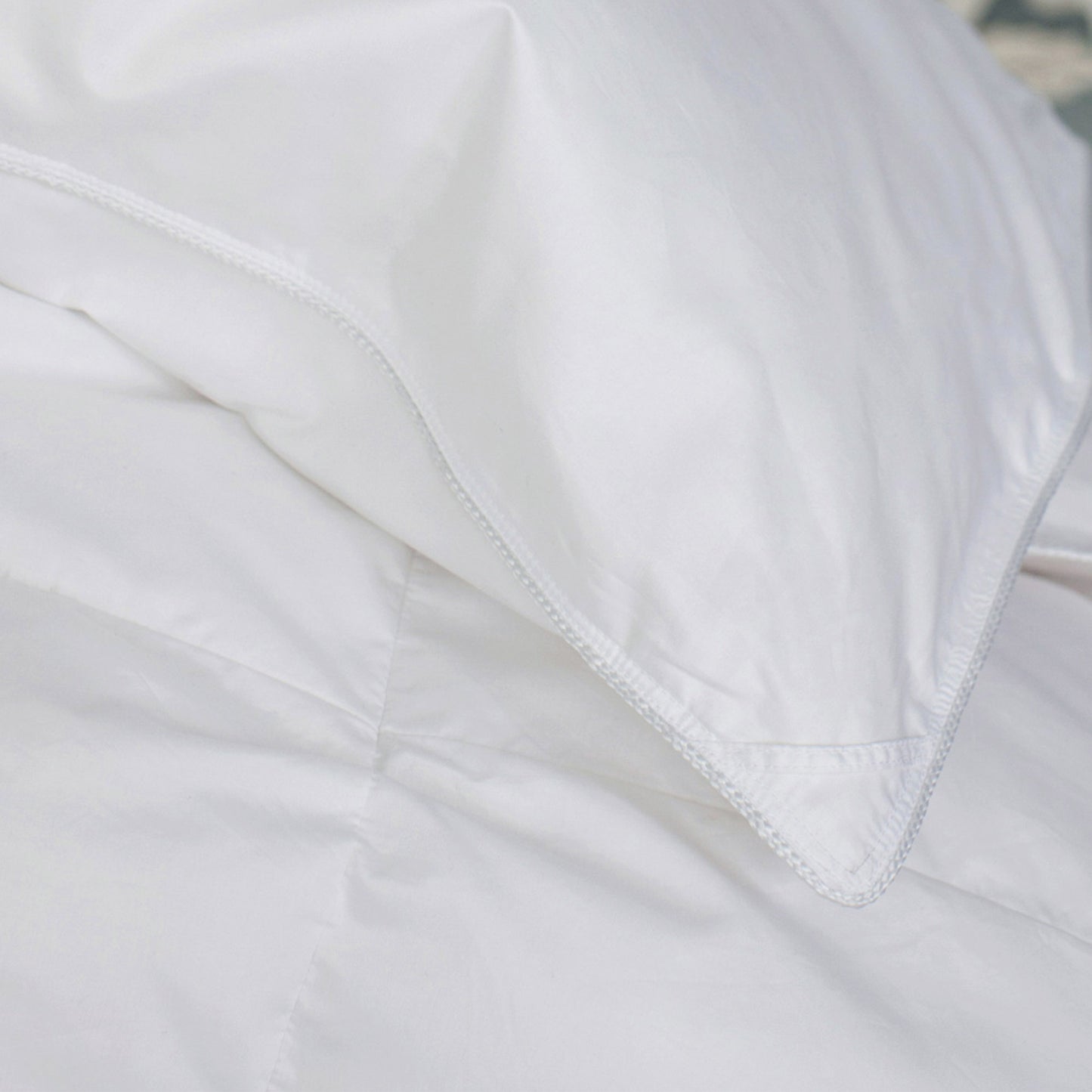 St. Geneve White Goose Down Heirloom Duvet