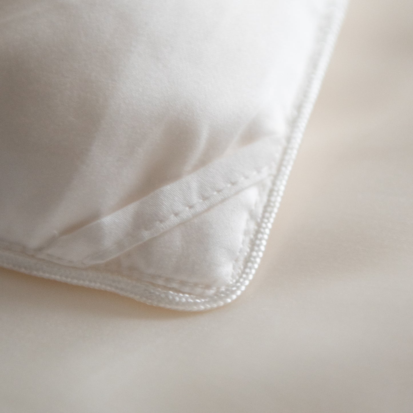 St. Geneve Silk Duvet