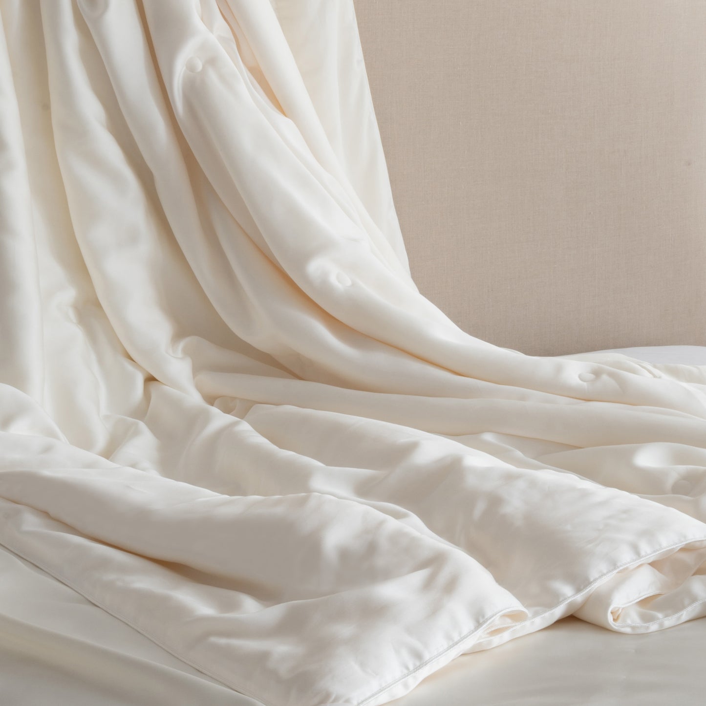 St. Geneve Silk Duvet