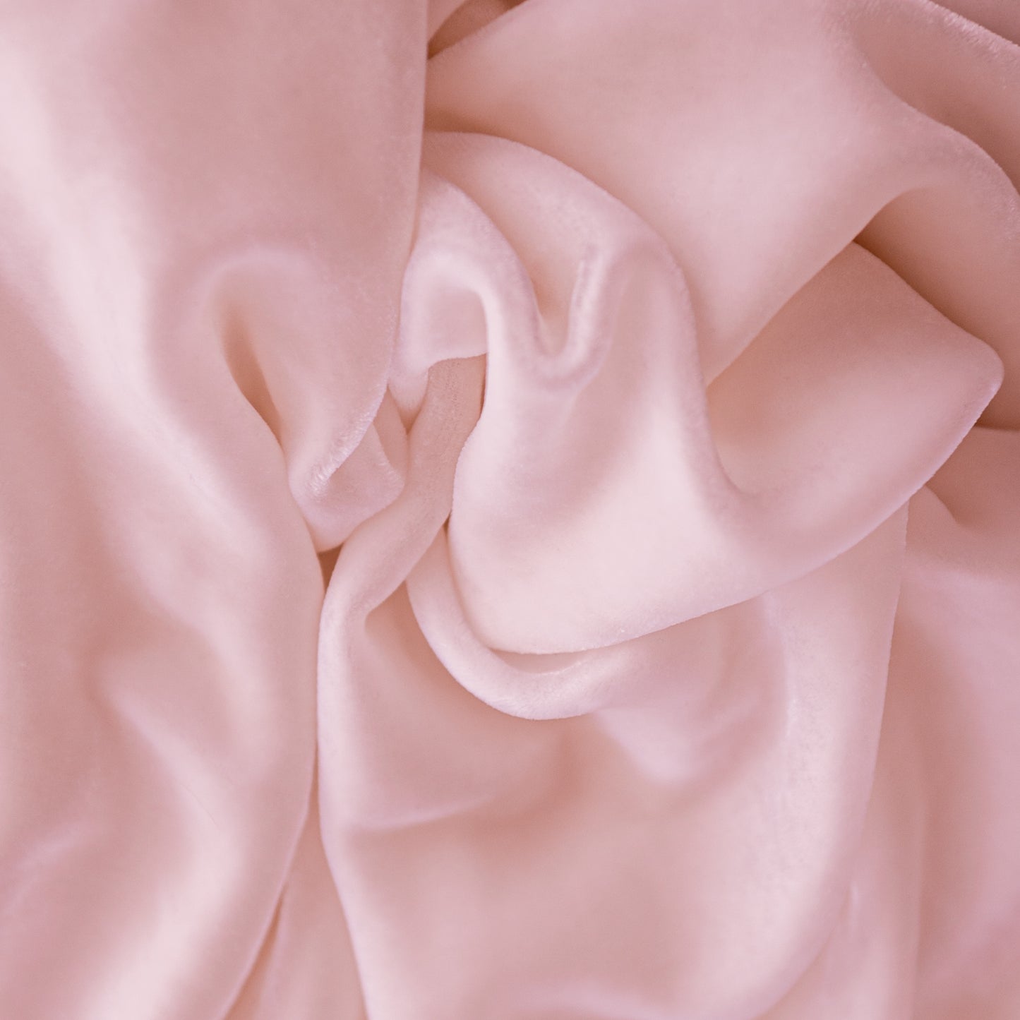 Divina 18% Silk/82% Viscose Velvet Throws