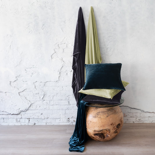 Divina 18% Silk/82% Viscose Velvet Throws